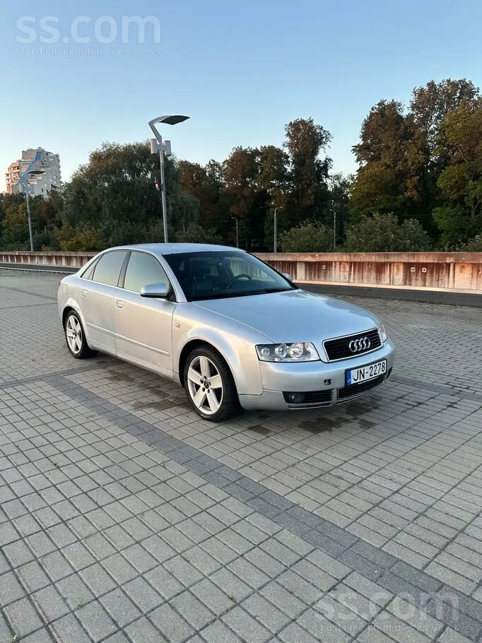 Audi A4 2001 photo 2