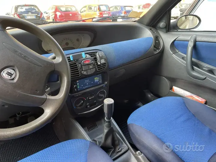 Lancia Y 2001 photo 4