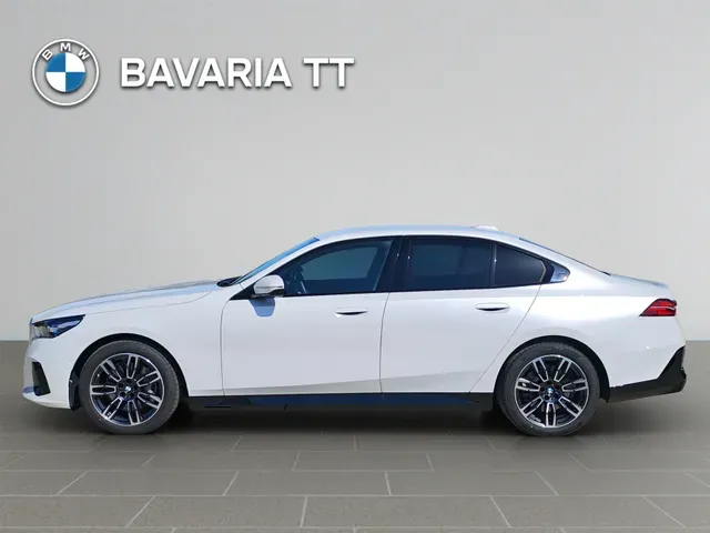 BMW 540D 2025 photo 2