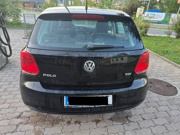 Volkswagen Polo 2011 photo 2