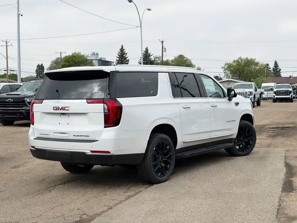 GMC Yukon Xl 2026 photo 3