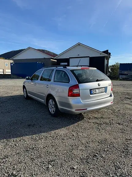 Skoda Octavia 2012 photo 5