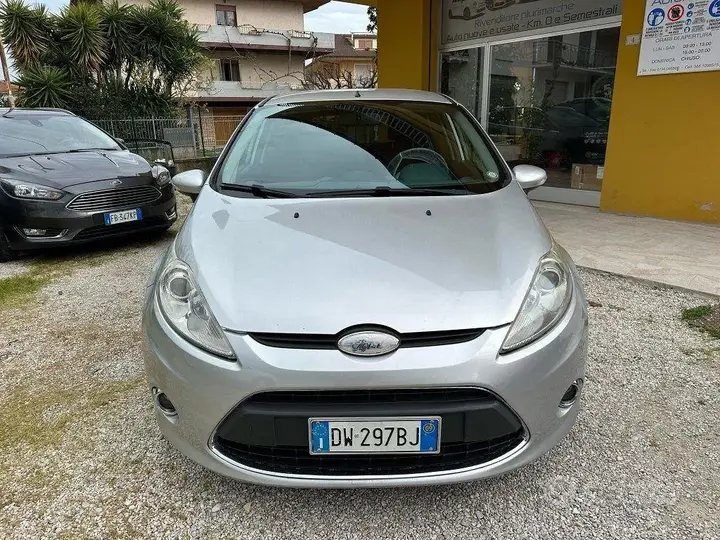 Ford Fiesta 2009 photo 2
