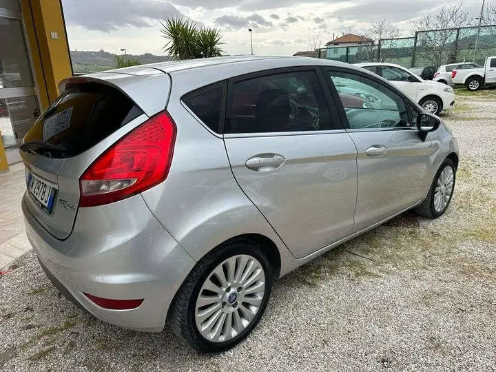 Ford Fiesta 2009 photo 4