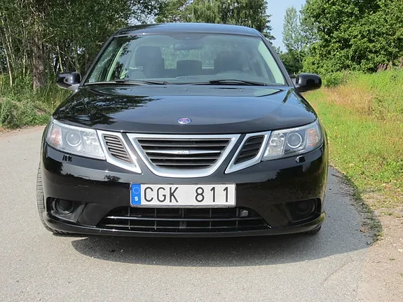 Saab 9-3 2011 photo 3