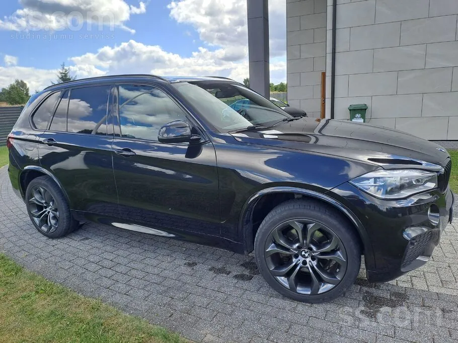 BMW X5 2015 photo 2