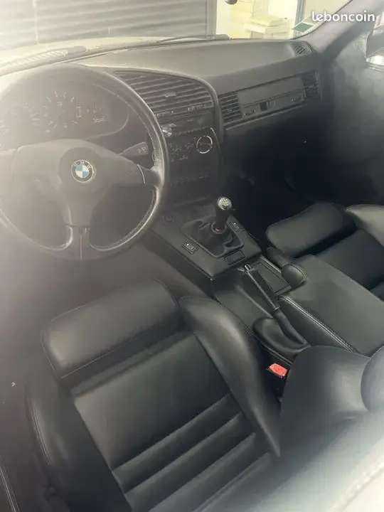 BMW M3 1993 photo 3