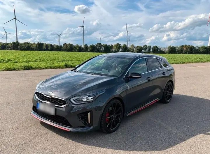 Kia Proceed