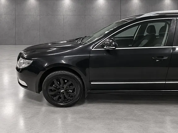 Skoda Superb 2011 photo 5