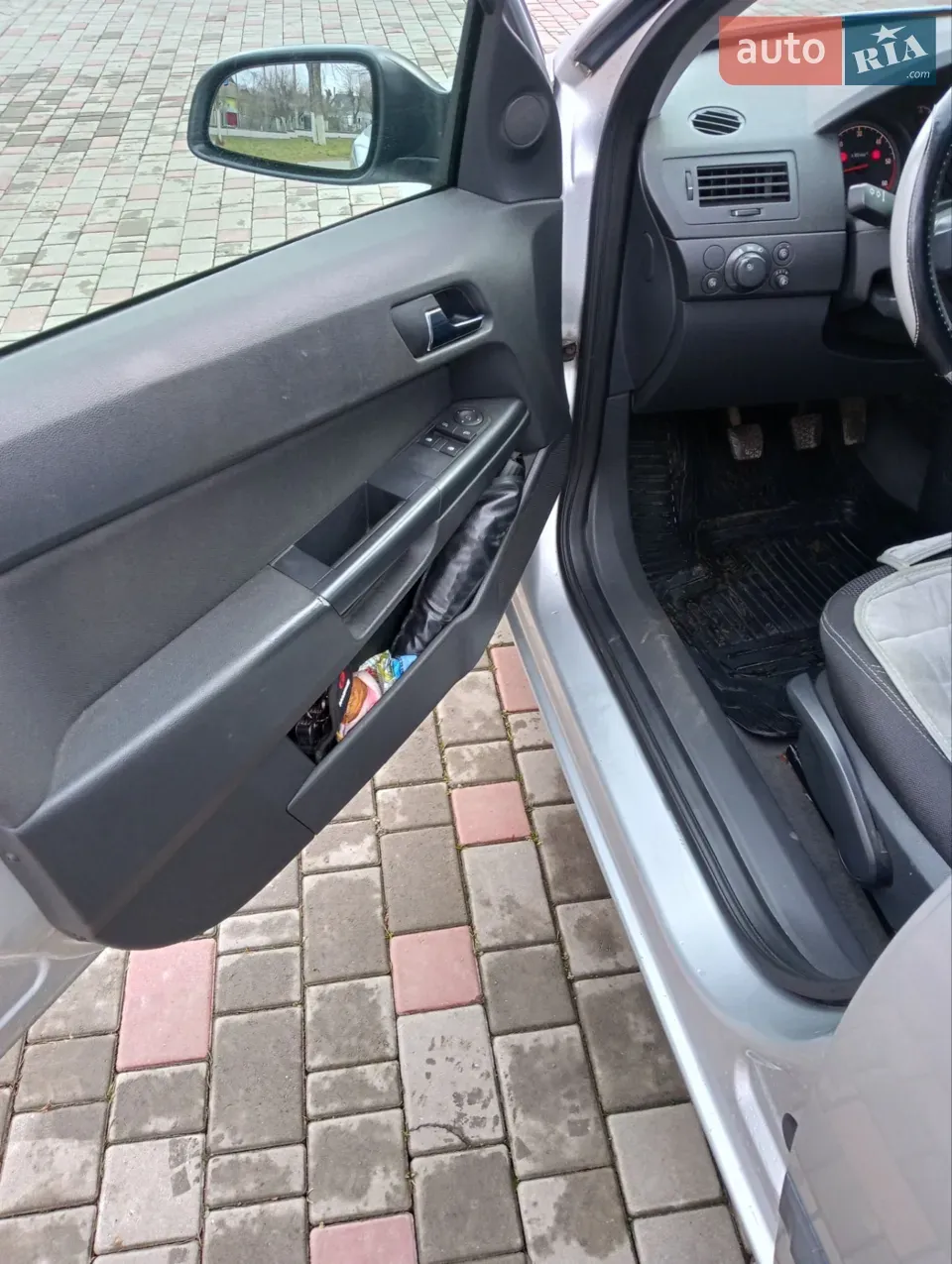 Opel Astra 2009 photo 2