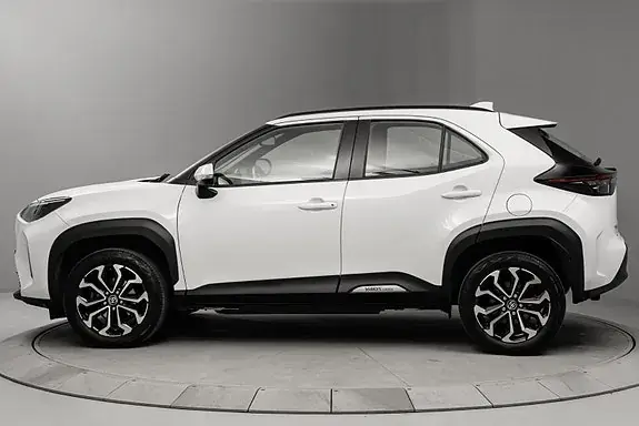 Toyota Yaris Cross 2023 photo 2