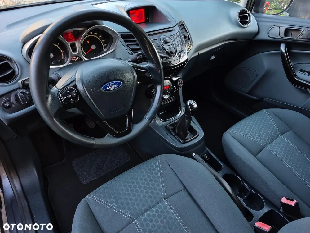 Ford Fiesta 2010 photo 3