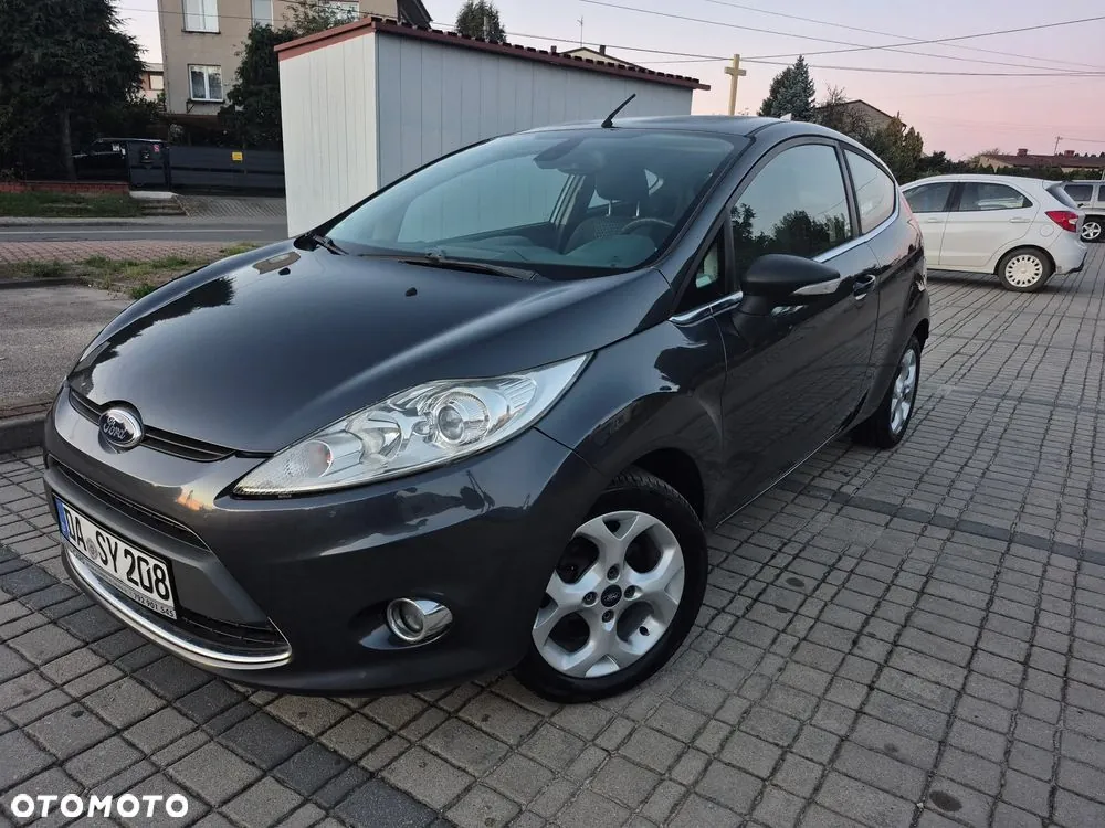 Ford Fiesta 2010 photo 2