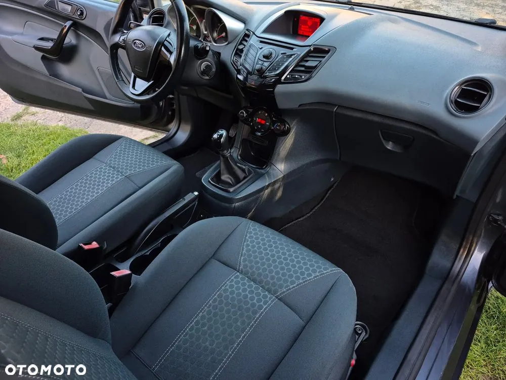Ford Fiesta 2010 photo 4