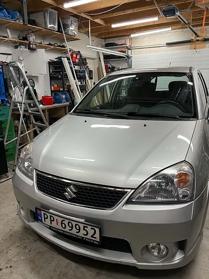 Suzuki Liana