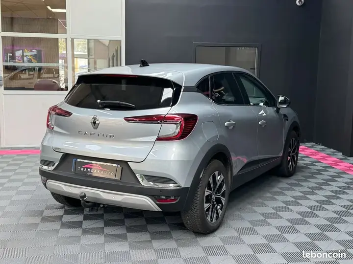 Renault Captur 2023 photo 3