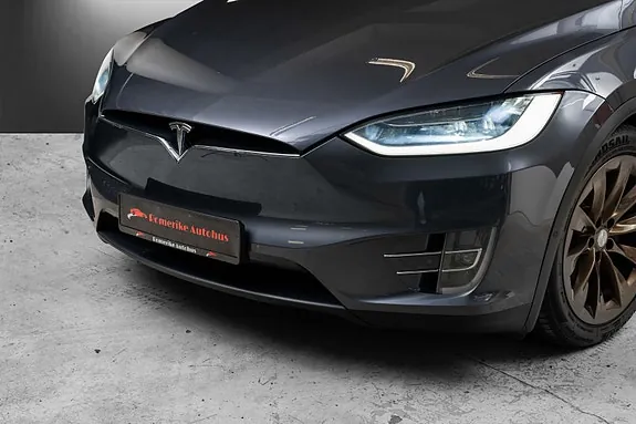 Tesla Model X 2019 photo 2