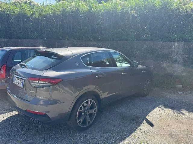 Maserati Levante 2021 photo 2