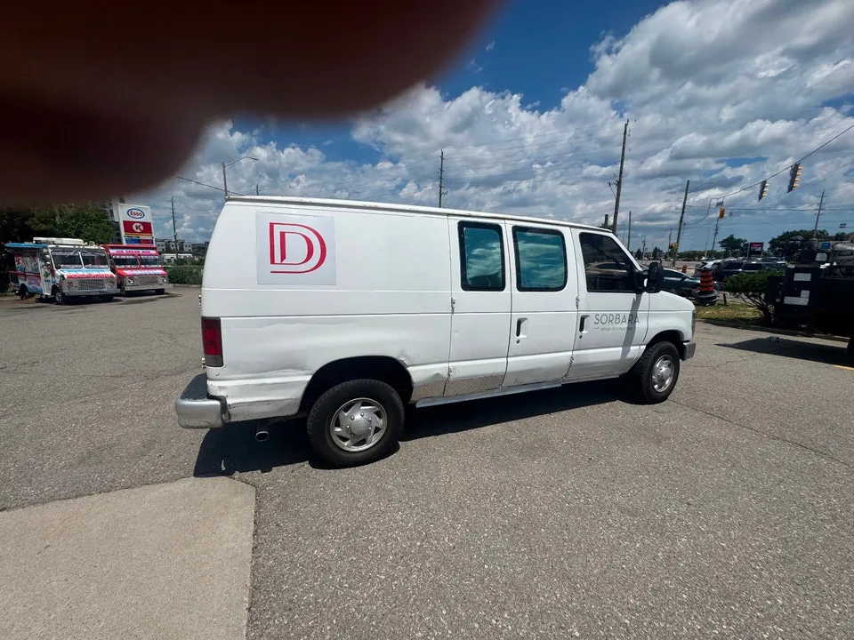 Ford E350 2010 photo 3