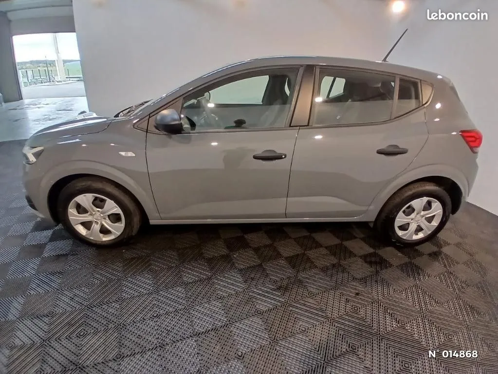 Dacia Sandero 2024 photo 2