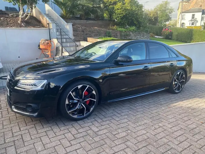 Audi A8 2016 photo 2