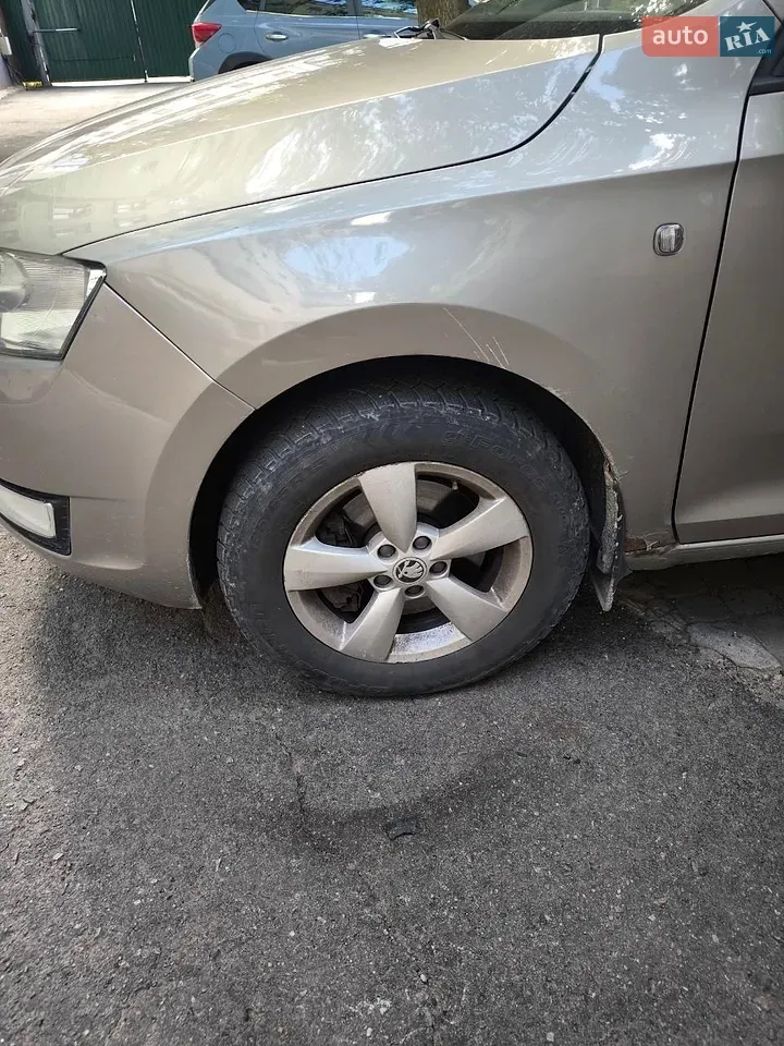 Skoda Rapid 2013 photo 3