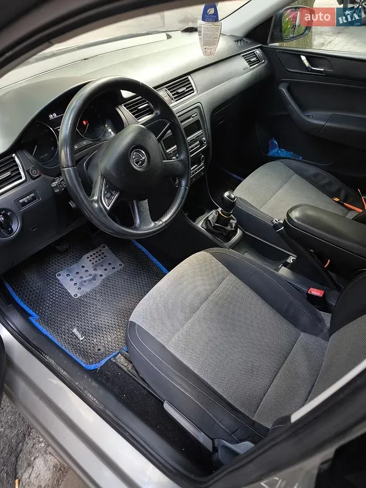 Skoda Rapid 2013 photo 4