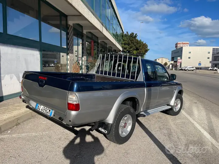 Mitsubishi L200 2002 photo 4