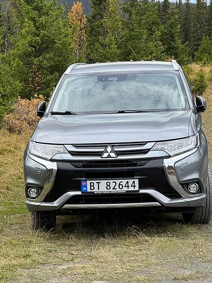 Mitsubishi Outlander 2018 photo 2
