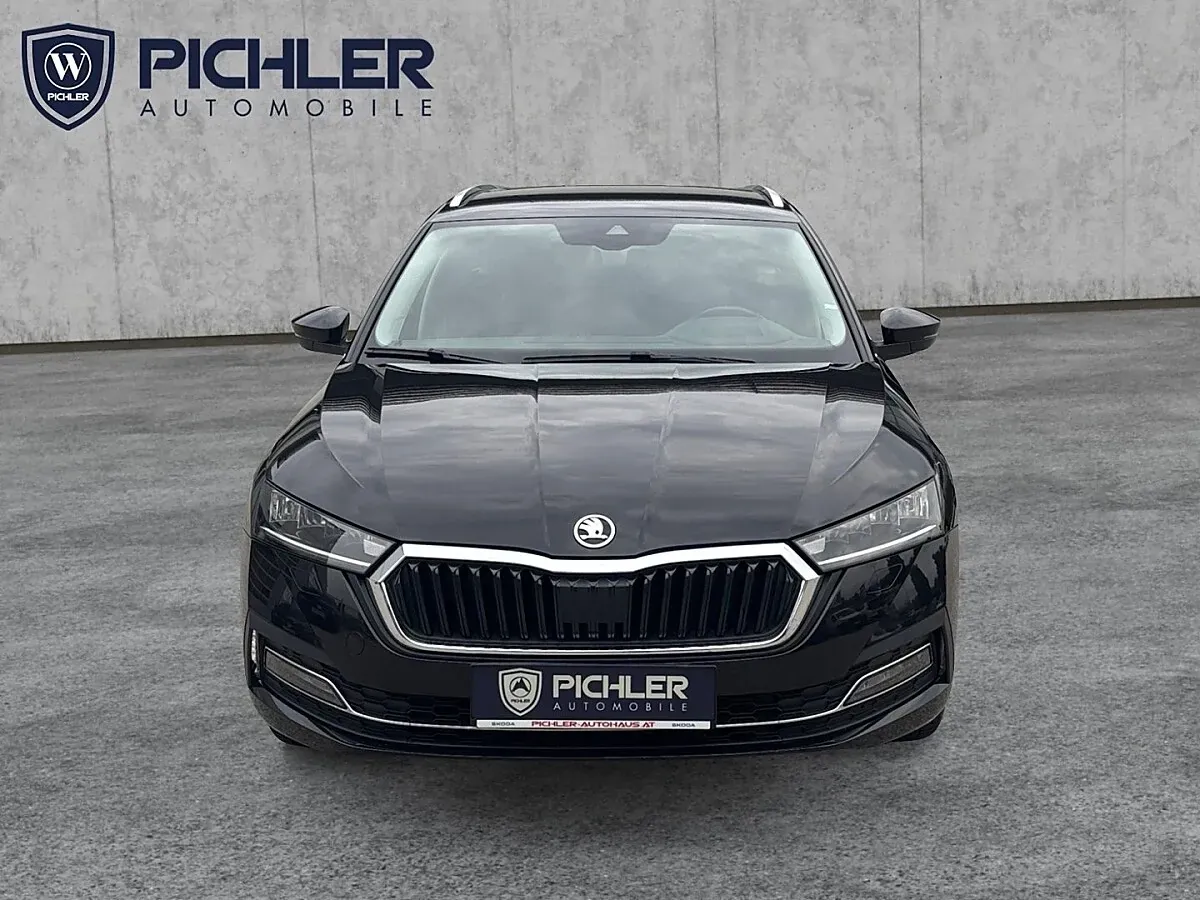 Skoda Octavia 2022 photo 2