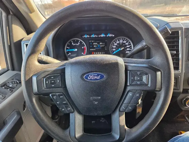 Ford F-550 2017 photo 3