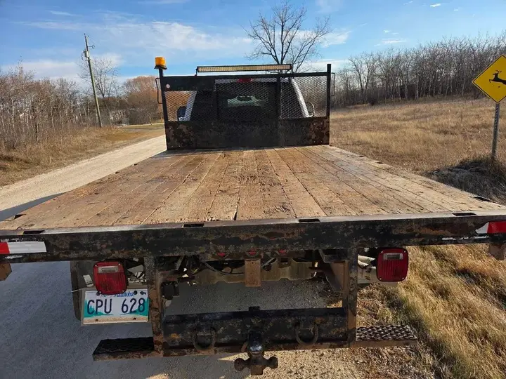 Ford F-550 2017 photo 2