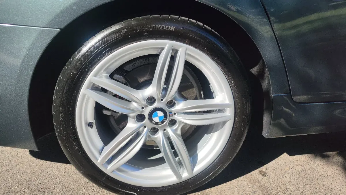 BMW 5 Series 2011 photo 3