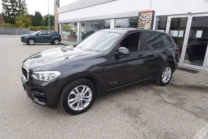 BMW X3 2018 photo 2
