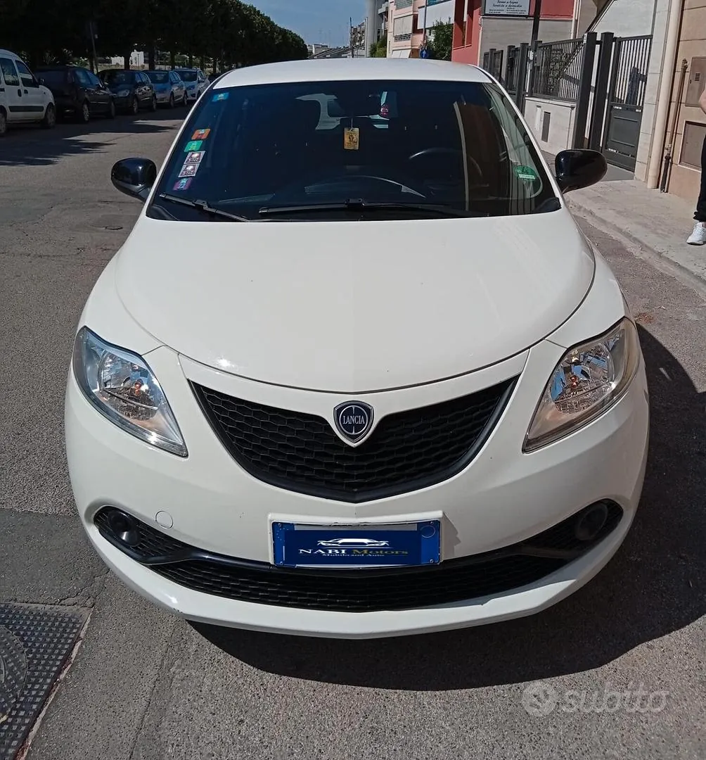 Lancia Ypsilon 2018 photo 2