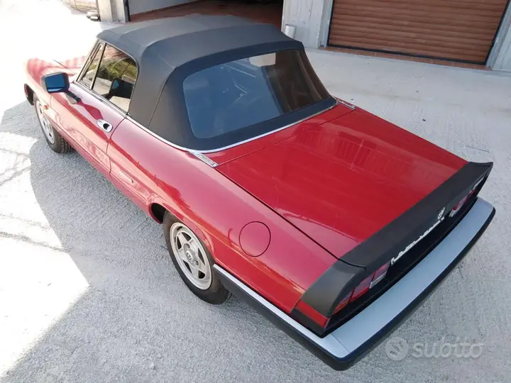 Alfa Romeo Spider 1989 photo 2