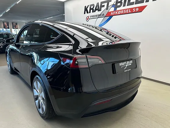 Tesla Model Y 2024 photo 3