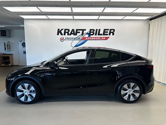 Tesla Model Y 2024 photo 2