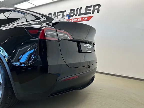 Tesla Model Y 2024 photo 4
