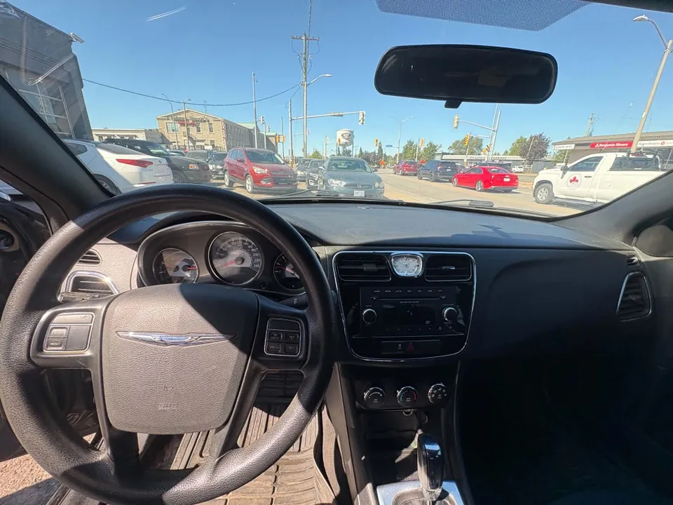 Chrysler 200