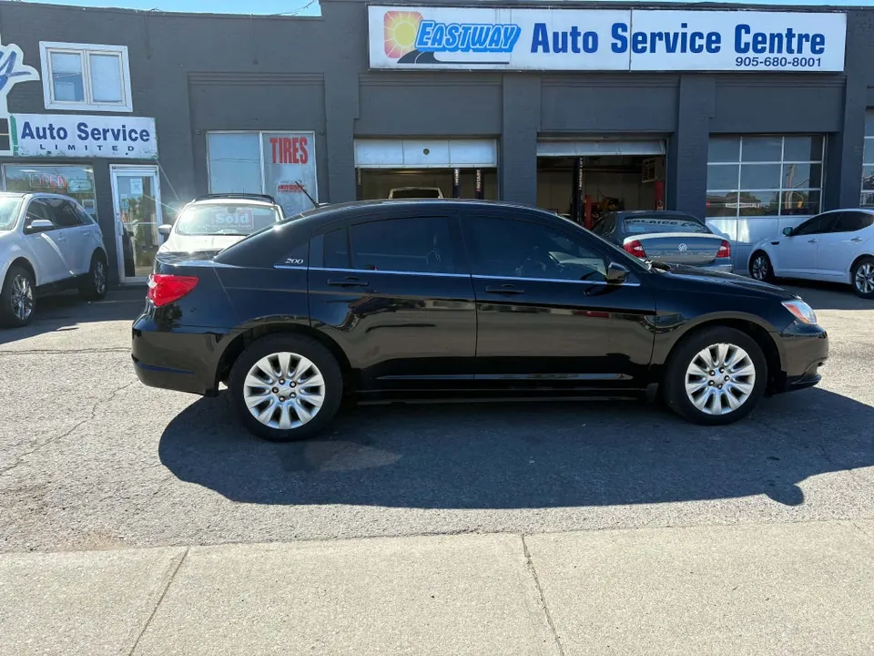 Chrysler 200 2014 photo 4