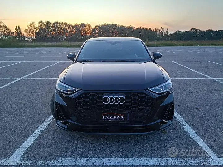 Audi Q3 2022 photo 2