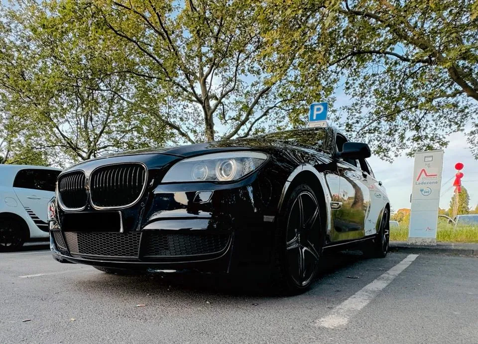 BMW 740