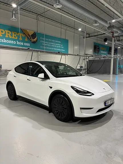 Tesla Model Y 2023 photo 4