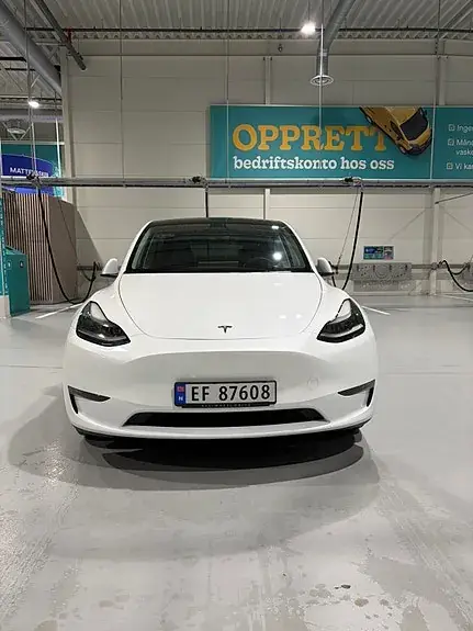 Tesla Model Y 2023 photo 3