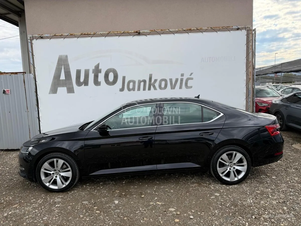 Skoda Superb 2022 photo 2