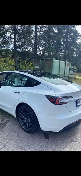 Tesla Model 3 2025 photo 2