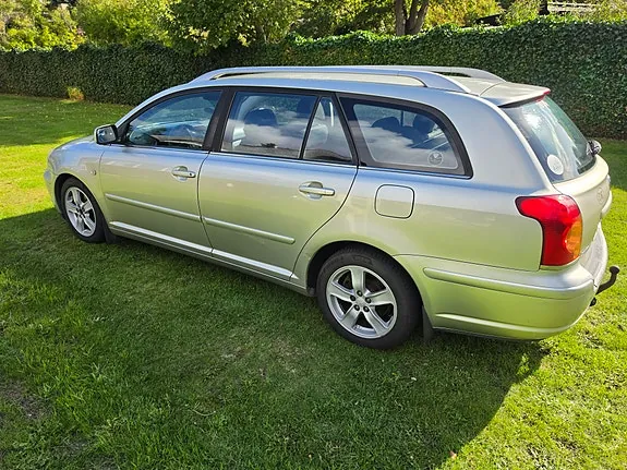 Toyota Avensis 2005 photo 3