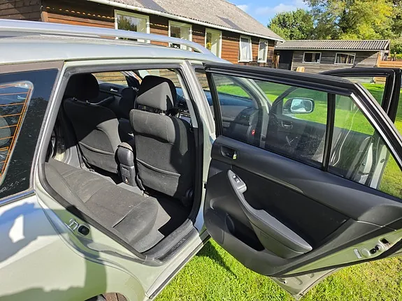 Toyota Avensis 2005 photo 5