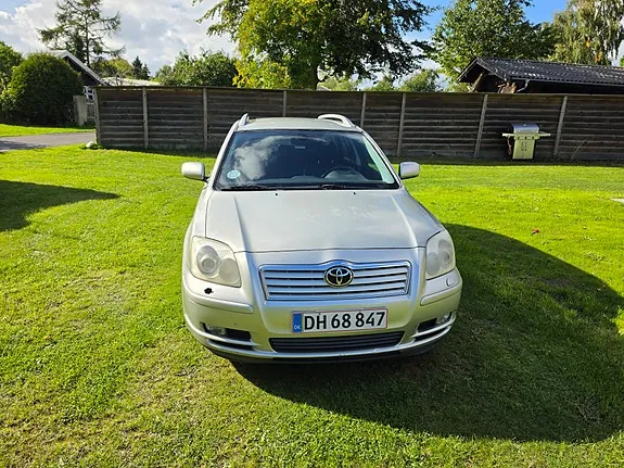 Toyota Avensis 2005 photo 2